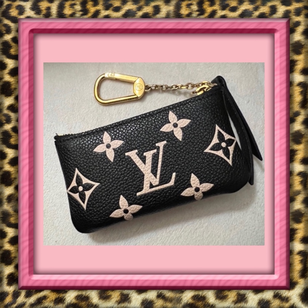 👑✅PRICE FIRM✅AUTHENTIC Louis Vuitton Empreinte Key Pouch